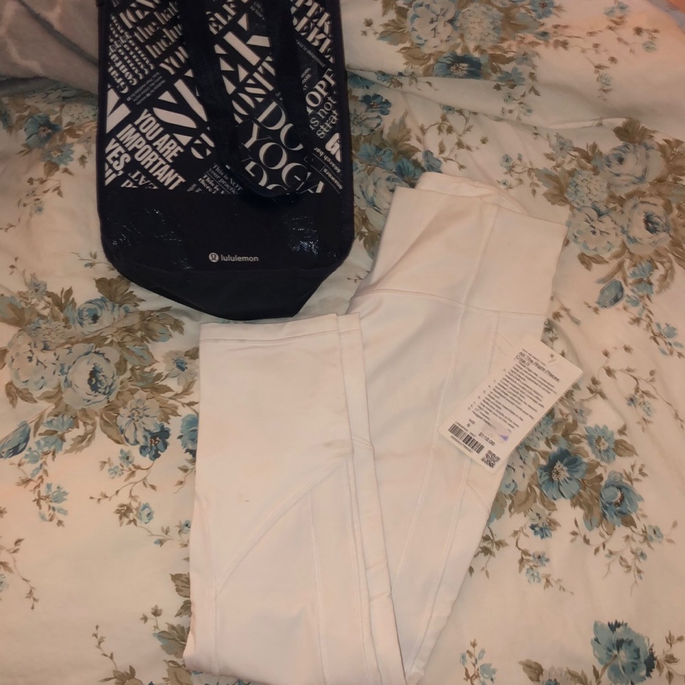 White lululemon leggings